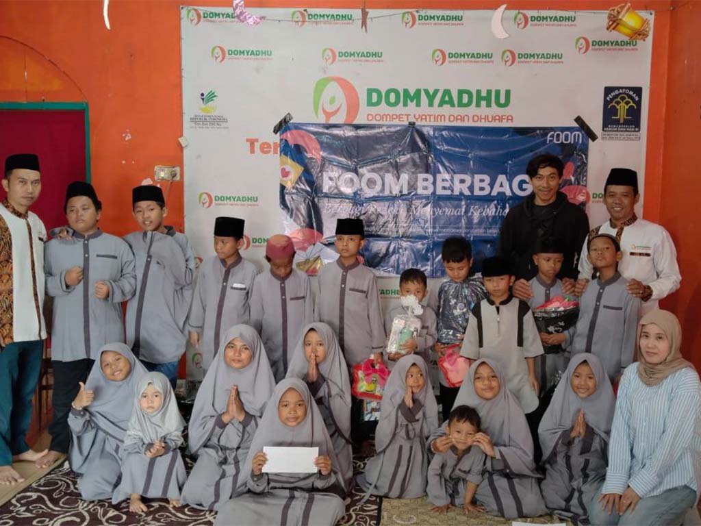 PT. Foom Lab Global Berbagi di Asrama Asuh Dompet Yatim dan Dhuafa Cabang Jombang 