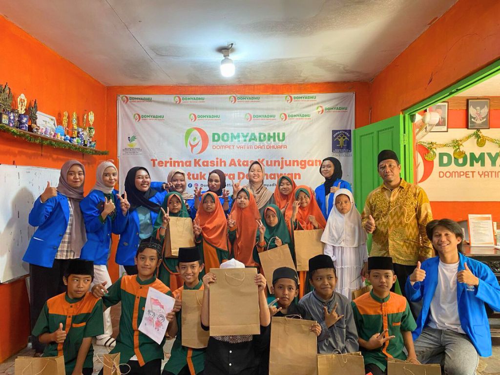 Mahasiswa Universitas BSI Berbagi Keceriaan dan Edukasi bersama Anak Yatim & Dhuafa di Domyadhu