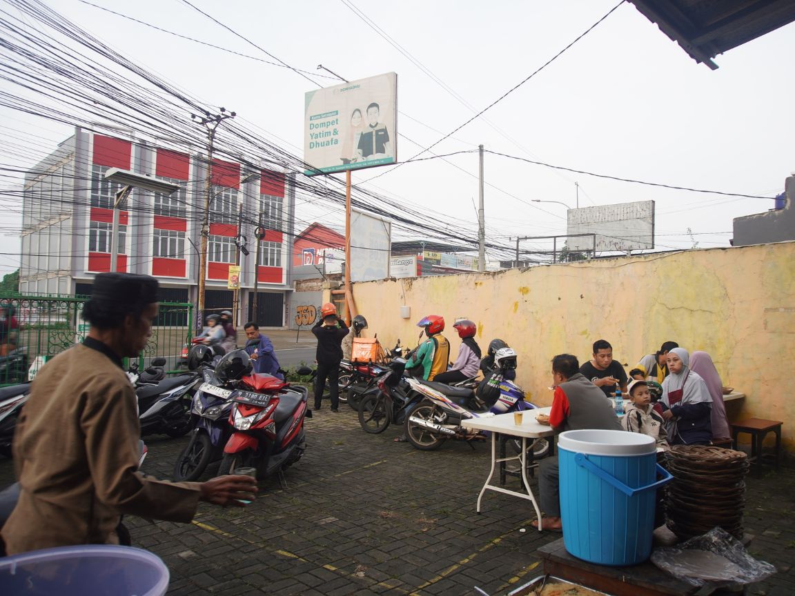 Jumat Berkah: Sarapan Gratis untuk Para Pejuang Nafkah