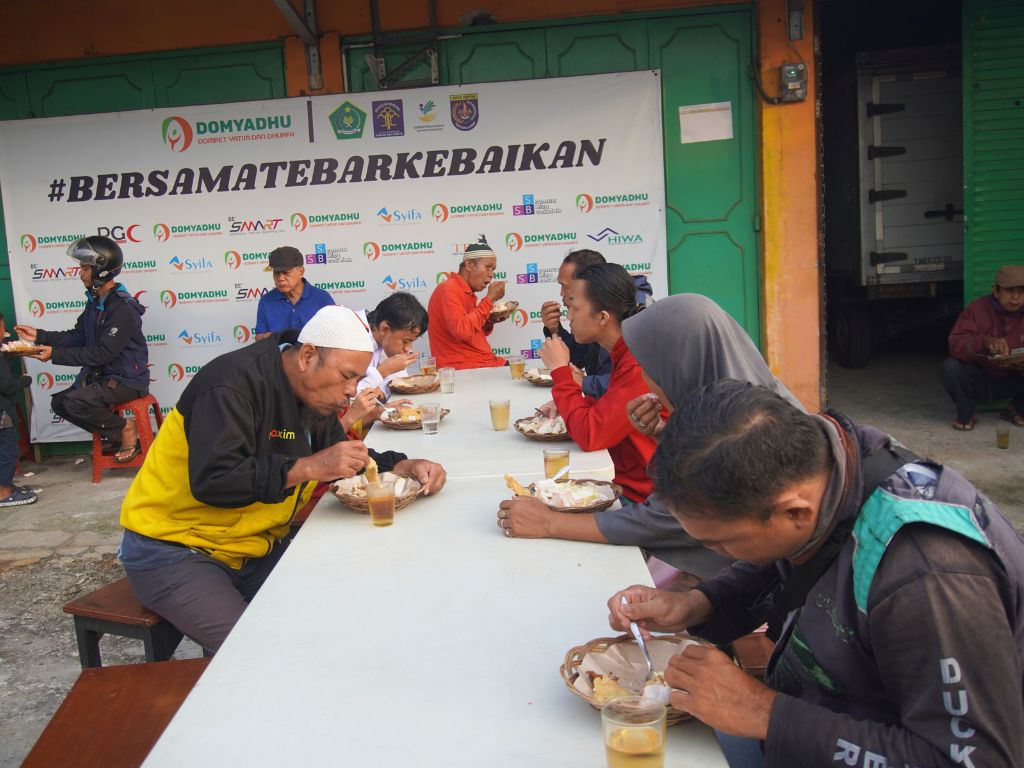 Jumat Berkah : Sarapan Gratis Bagi Pejuang Keluarga