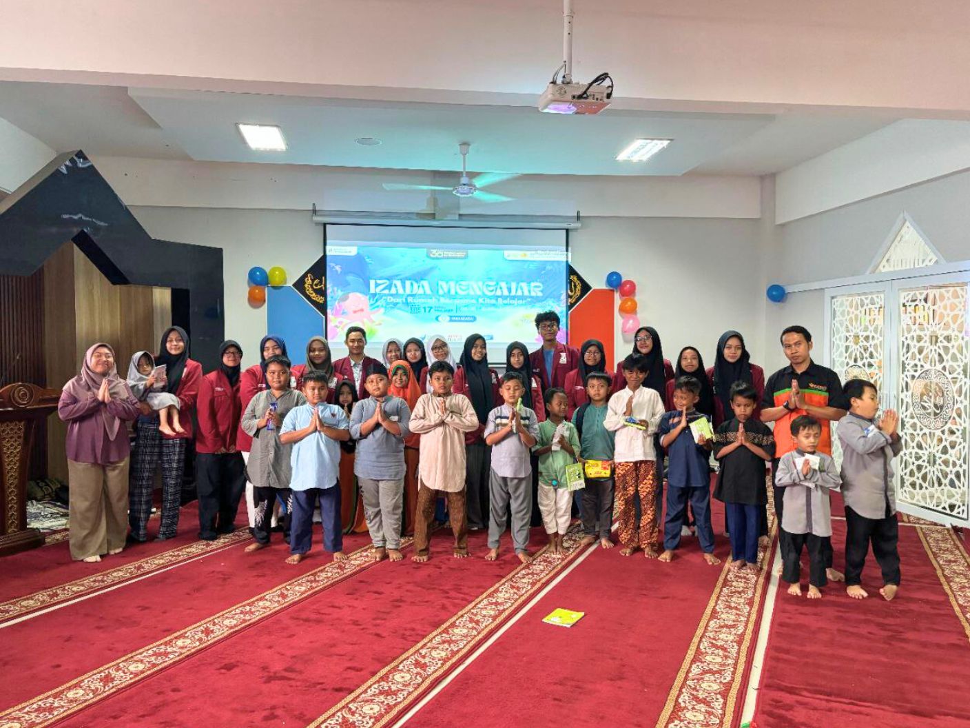 Anak Asuh Asrama Jombang Belajar dan Bermain Seru Bersama Favia di SMA Izada Tangerang Selatan