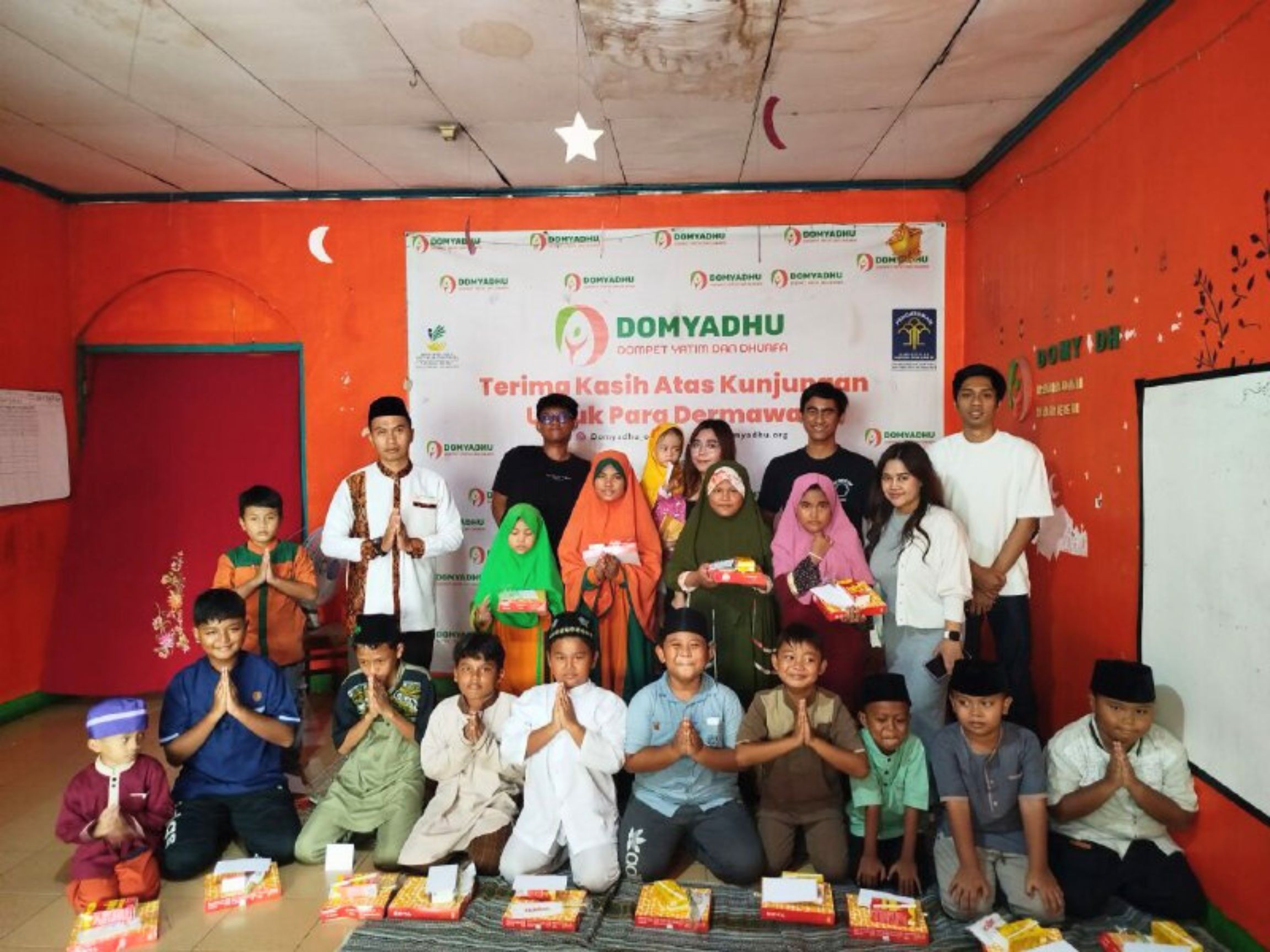 Penuh Makna! Ka Kristi dan Ka Zuhri Pilih Rayakan Ulang Tahun dengan Kebahagiaan Bersama Anak Yatim