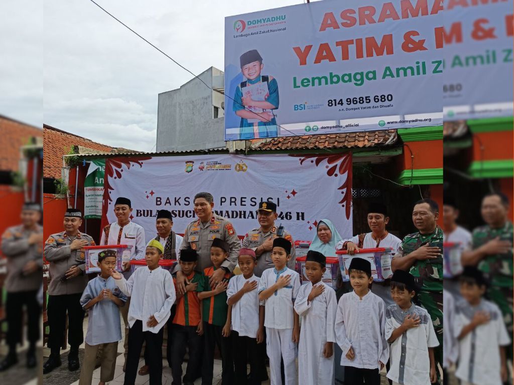 Kegiatan Baksos Presisi Ramadhan 1446 dari POLDA METRO JAYA di Asrama DOMYADHU Lebak Bulus 