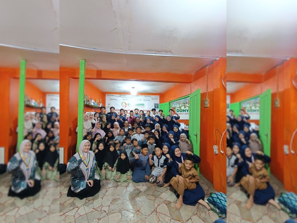 Komunitas PMII Rayon Tarbiyah Bukber di Asrma Asuh DOMYADHU Lebak Bulus