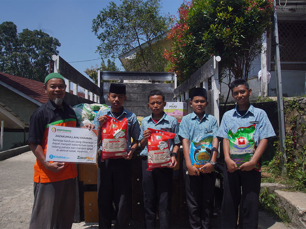 BANTUAN BIAYA PENDIDIKAN & PANGAN UNTUK YATIM DHUAFA PENGHAFAL AL QURAN