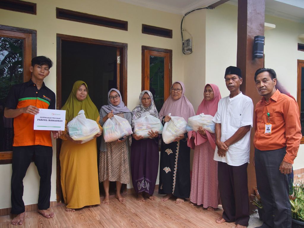 Penyaluran Parcel Ramadhan di Cibungbulang, Kabupaten Bogor Barat