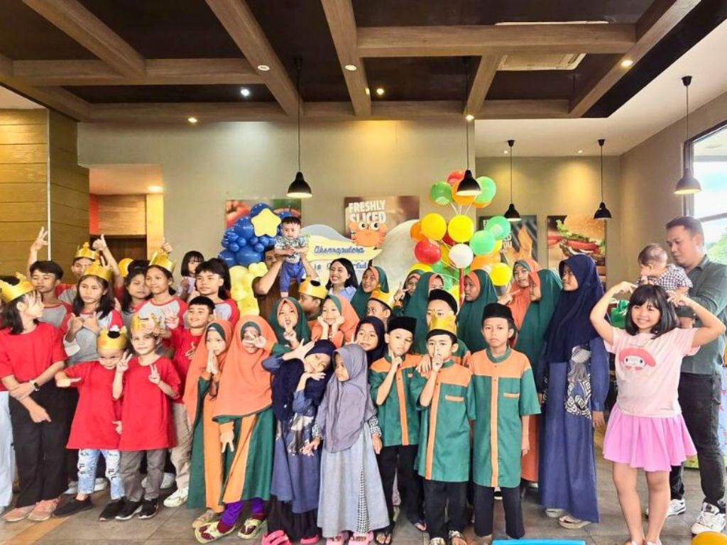 Meriah dan Penuh Makna, Perayaan Ulang Tahun Adik Aksara Bersama Anak Yatim Dhuafa