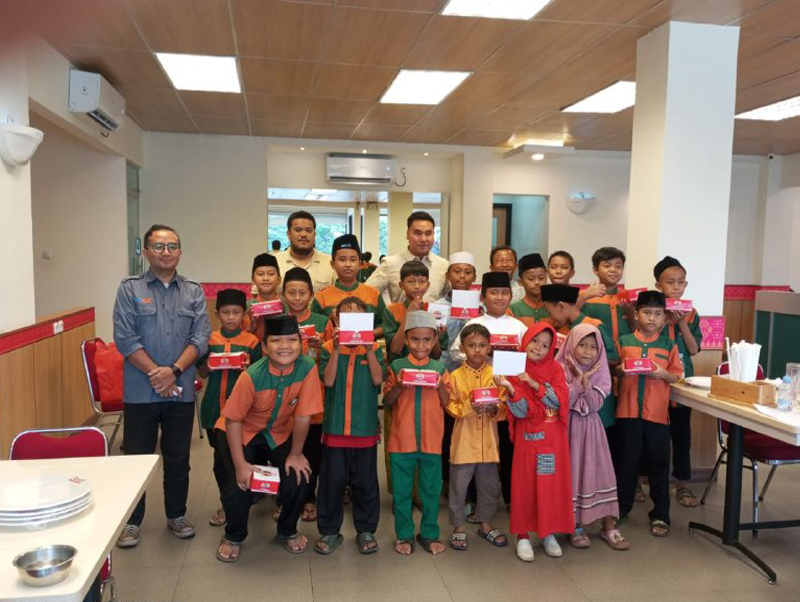 Rumah Makan Padang Payakumbuah berbagi Kebaikan Bersama Yatim dan Dhuafa