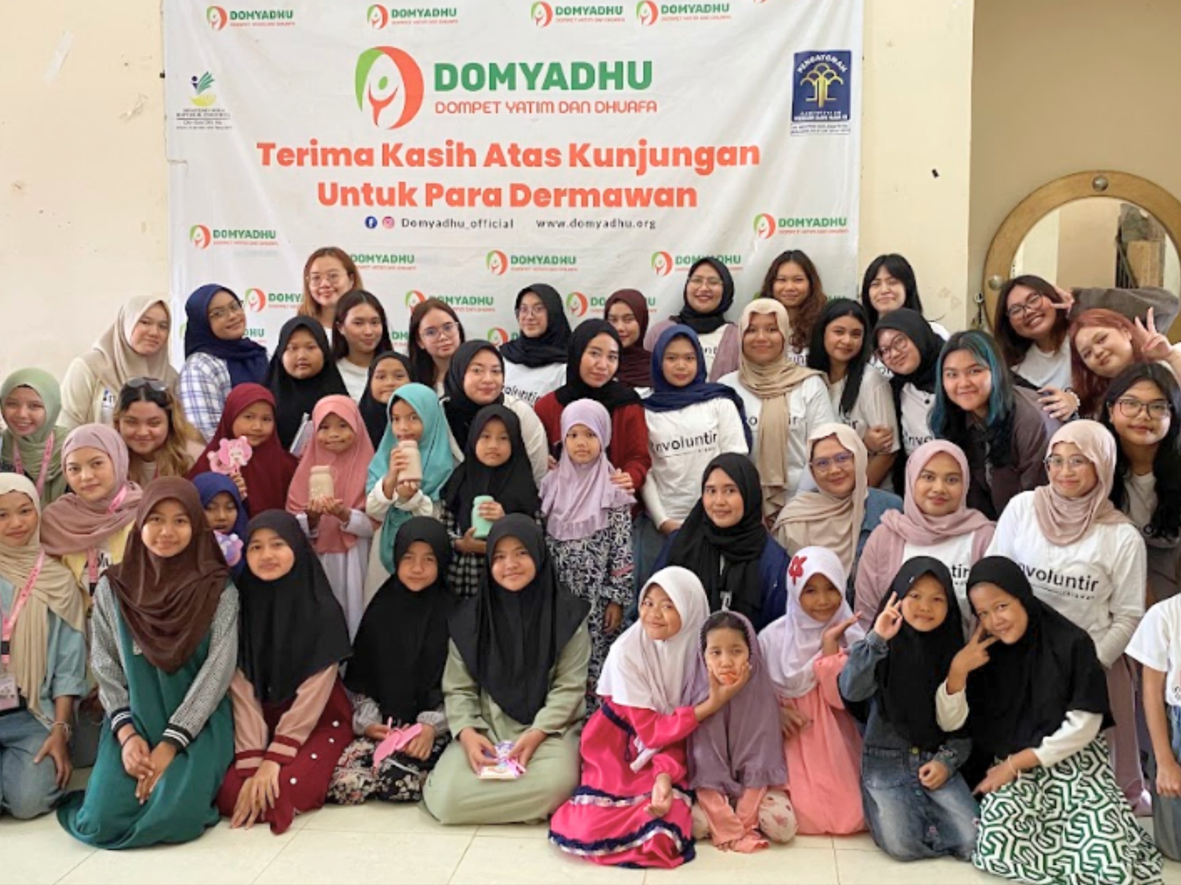 Rainbow Topping Party Hadirkan Keceriaan di Panti Asuhan Dompet Yatim dan Dhuafa Pejaten